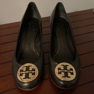 Tory Burch wedge shoe black 8.5 M